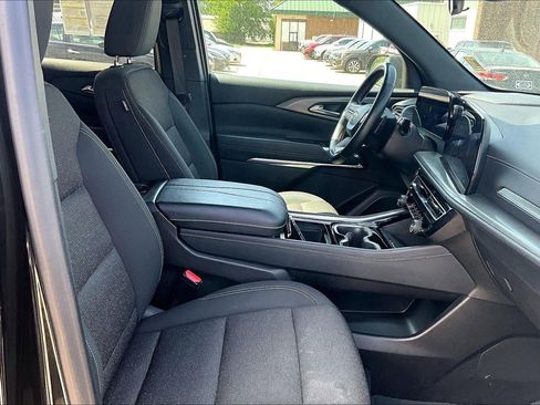 Used 2024 Chevrolet Traverse LT FWD image 29