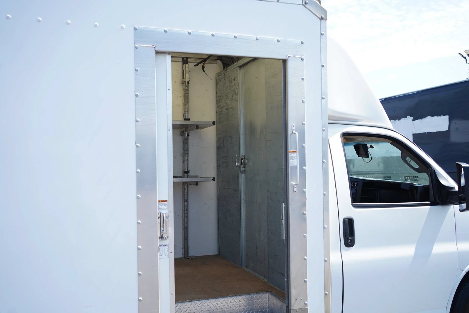 Used 2023 Chevrolet Express 3500 w/ Power Convenience Package RWD image 15