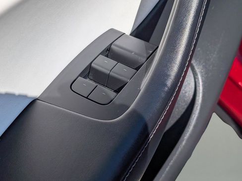 Used 2021 Tesla Model Y Long Range image 16