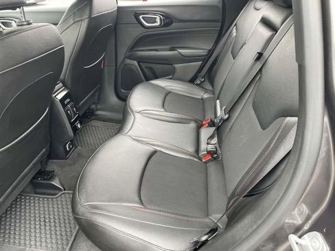 Used 2024 Jeep Compass Trailhawk image 23