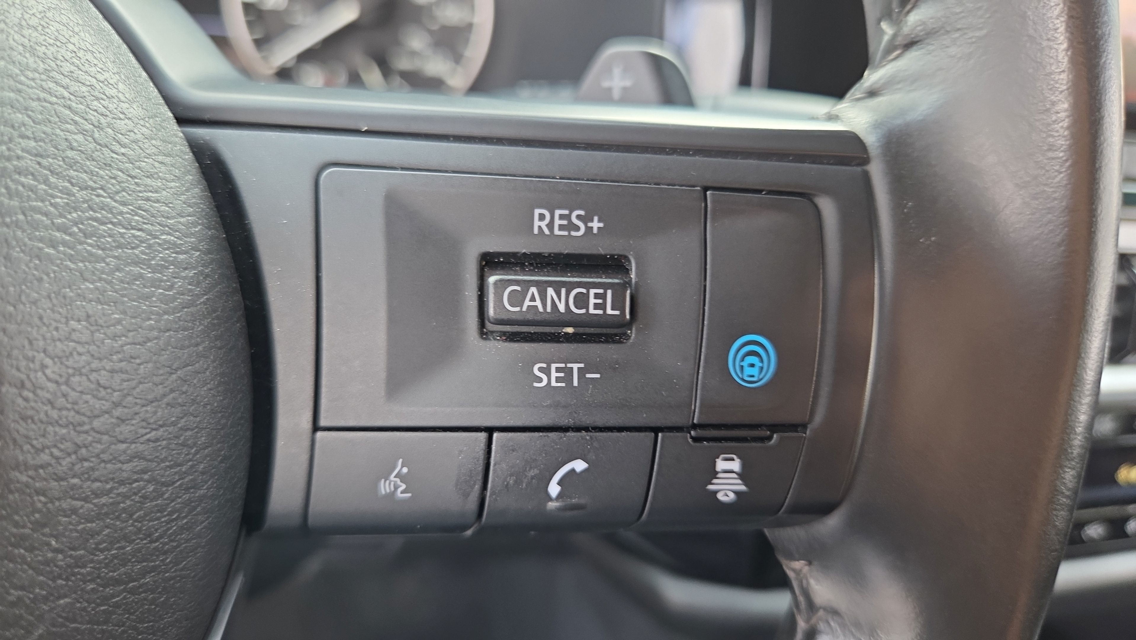 Used 2024 Nissan Pathfinder SV AWD/4WD image 29