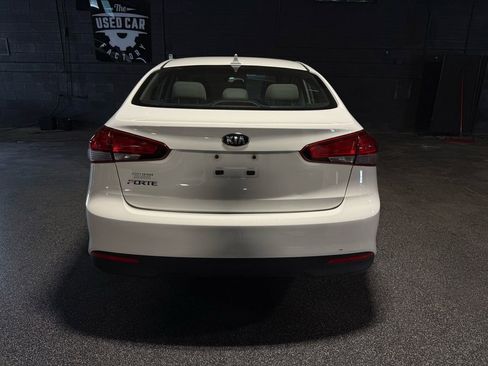 Used 2017 Kia Forte LX FWD image 5