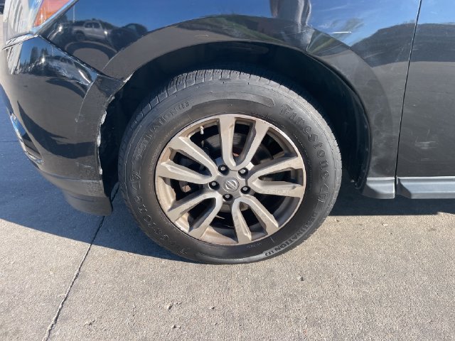 Used 2015 Nissan Pathfinder SV FWD image 29