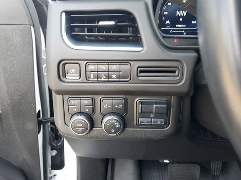 Used 2023 Chevrolet Suburban Z71 w/ Off-Road Capability Package AWD/4WD image 22