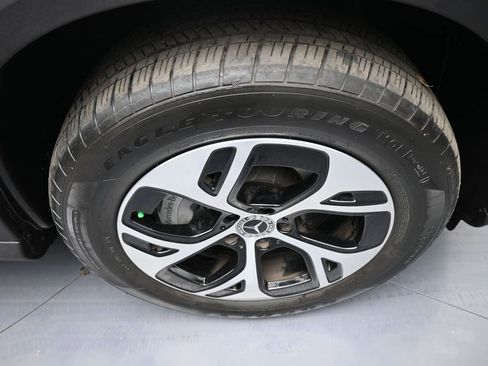 Used 2025 Mercedes-Benz GLC 350e 4MATIC image 13