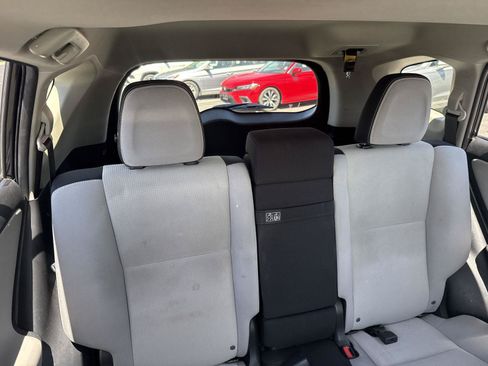 Used 2018 Toyota RAV4 XLE AWD/4WD image 28