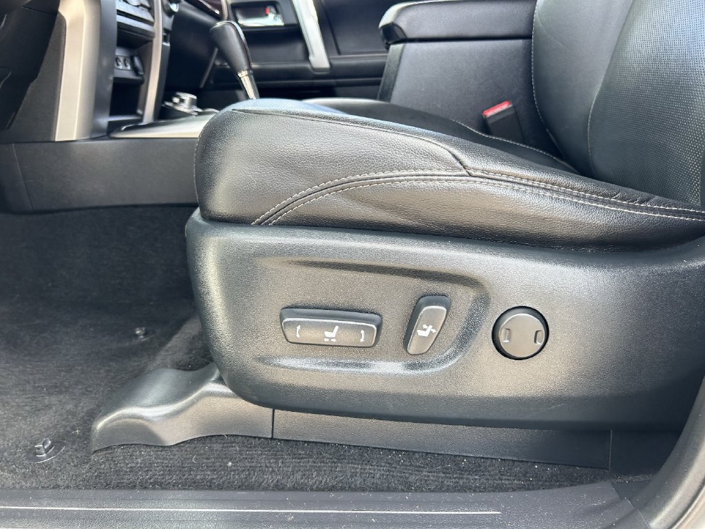 Used 2023 Toyota 4Runner Limited AWD/4WD image 21