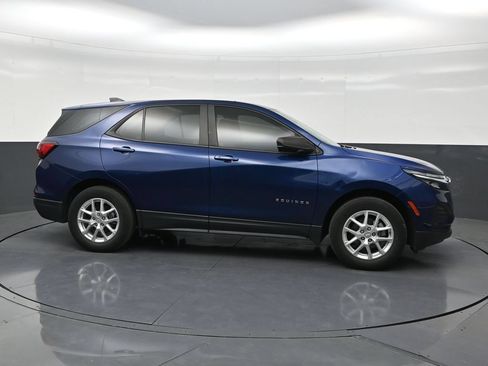 Used 2022 Chevrolet Equinox LS FWD image 6