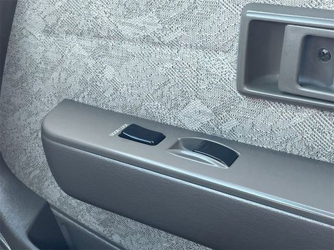 Used 2000 Toyota Tacoma PreRunner image 29