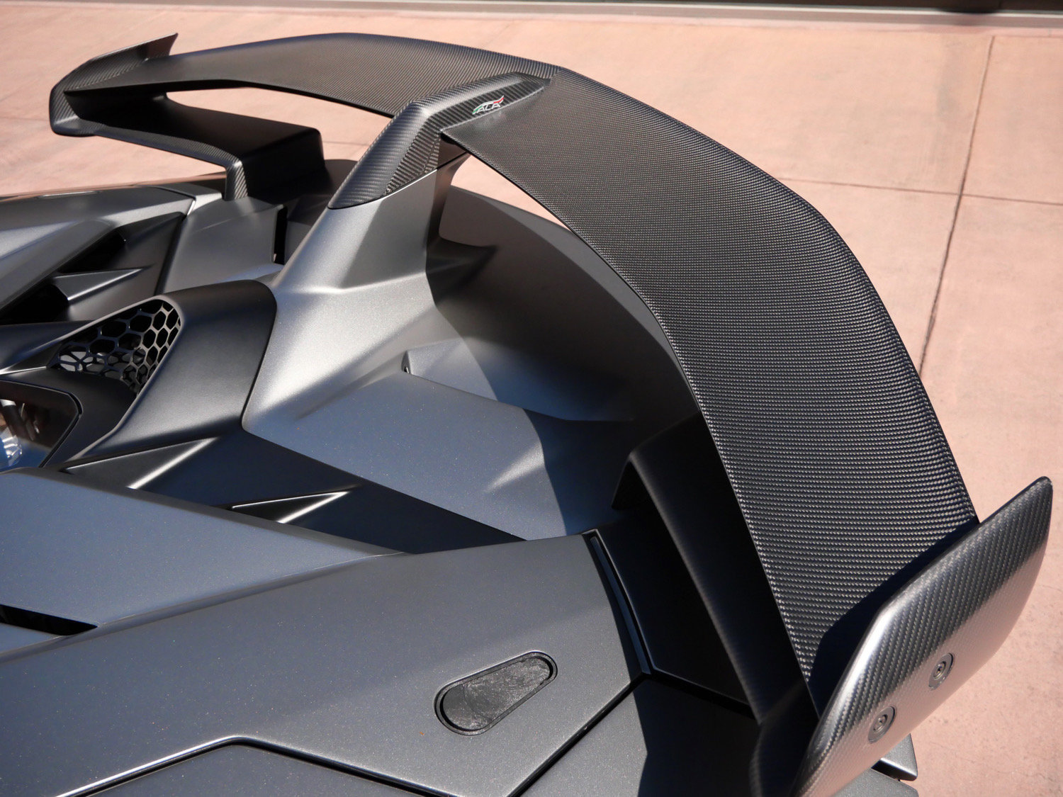 Used 2020 Lamborghini Aventador SVJ AWD/4WD image 14