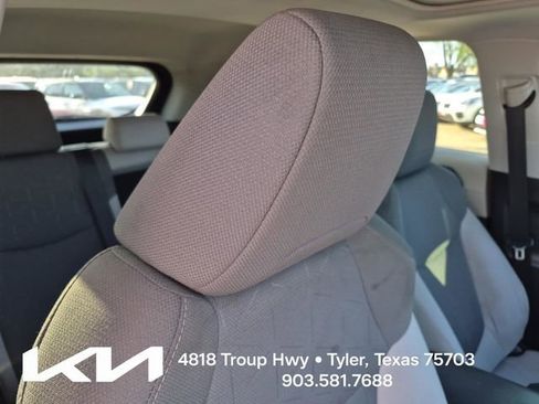 Used 2022 Toyota RAV4 XLE w/ Convenience Package FWD image 15