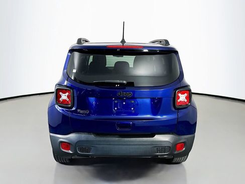 Used 2019 Jeep Renegade Altitude w/ UConnect 8.4 Nav Group FWD image 6