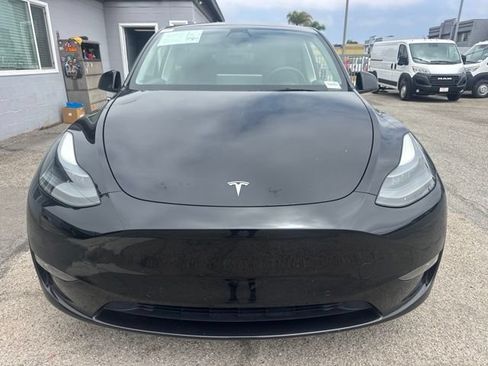 Used 2022 Tesla Model Y Performance AWD/4WD image 2