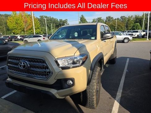Used 2017 Toyota Tacoma TRD Off-Road w/ Tow Package (A/T) AWD/4WD image 2