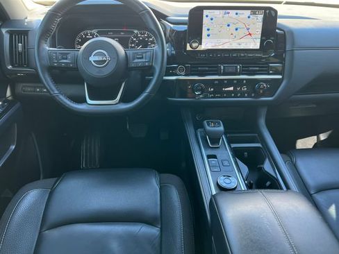 Used 2023 Nissan Pathfinder SL w/ SL Premium Package AWD/4WD image 3