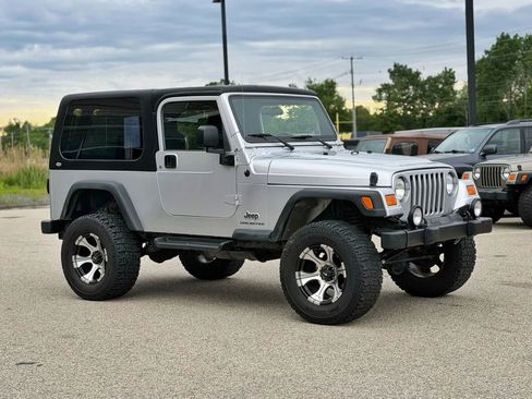 Used 2004 Jeep Wrangler 4WD image 3