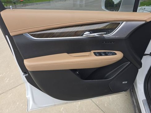 Used 2020 Cadillac XT6 Premium Luxury w/ Platinum Package AWD/4WD image 9