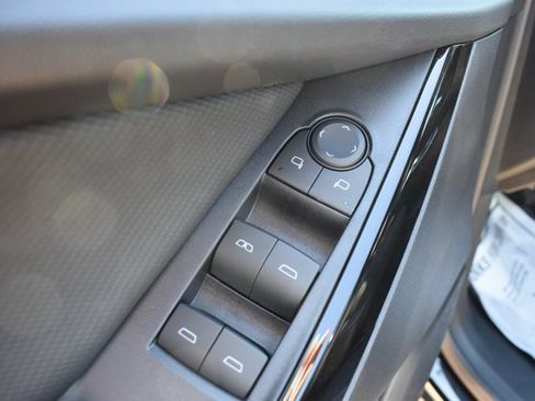New 2027 Chevrolet Equinox LT w/ Safety and Technology Package FWD image 12