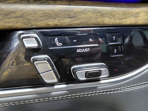 Used 2023 Jeep Grand Wagoneer Series II AWD/4WD image 15