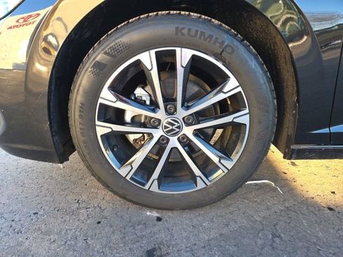 Certified 2022 Volkswagen Jetta Sport image 25