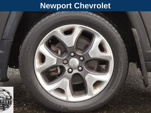 Used 2018 Jeep Compass Limited w/ Navigation Group image 27