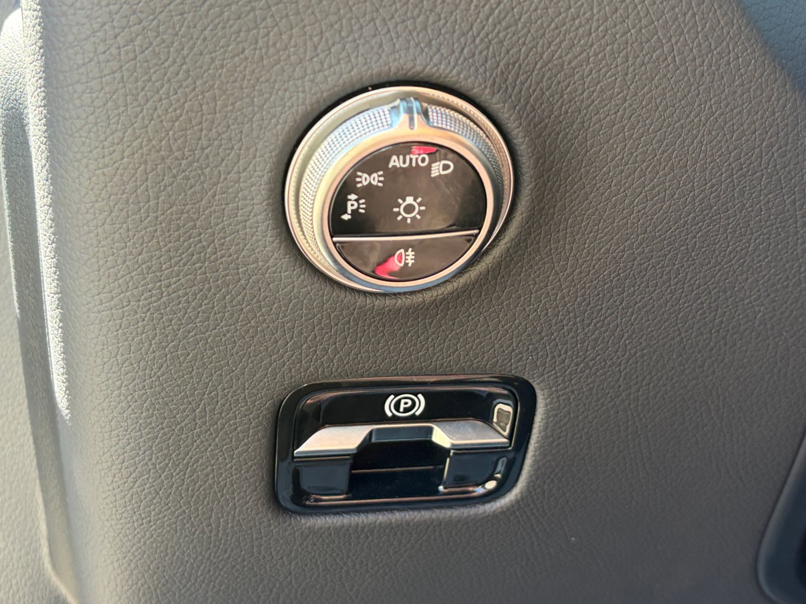 Certified 2026 Mercedes-Benz GLC 300 4MATIC image 15