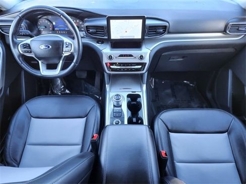 Certified 2022 Ford Explorer XLT w/ Equipment Group 202A image 12