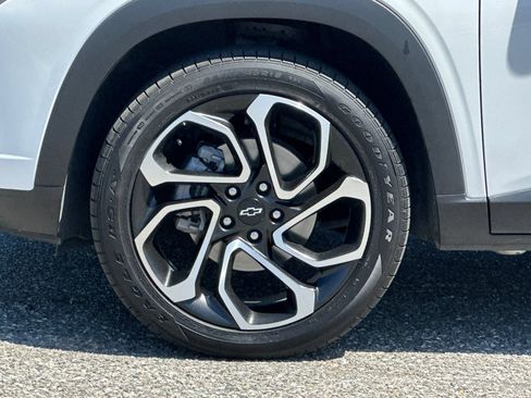 Used 2024 Chevrolet Trax RS w/ Driver Confidence Package FWD image 25
