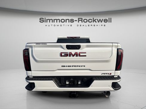Used 2025 GMC Sierra 2500 AT4 AWD/4WD image 3