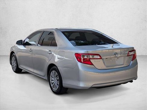 Used 2014 Toyota Camry LE FWD image 7
