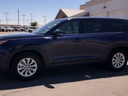 Used 2026 Toyota Grand Highlander AWD image 6