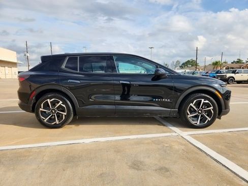 Used 2025 Chevrolet Equinox EV LT image 4