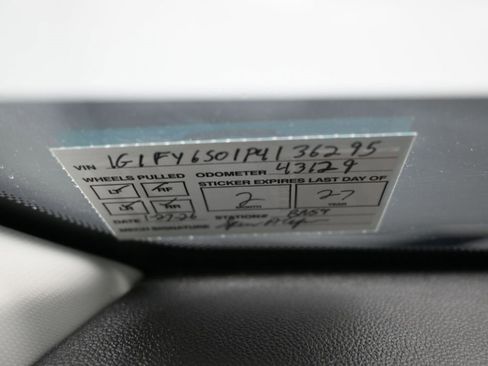 Used 2023 Chevrolet Bolt EUV LT w/ Convenience Package image 10