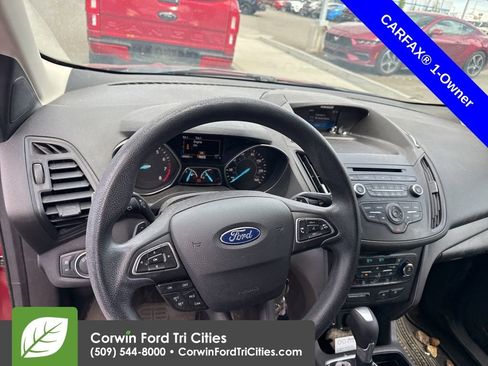 Used 2017 Ford Escape SE image 6