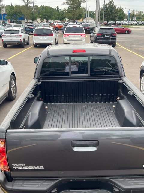 Used 2015 Toyota Tacoma 2WD Access Cab w/ Convenience Package image 5