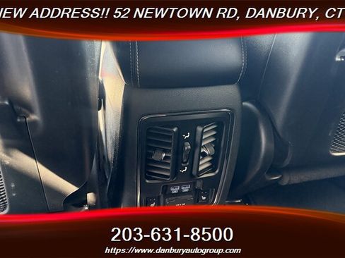 Used 2017 Jeep Grand Cherokee Limited AWD/4WD image 27