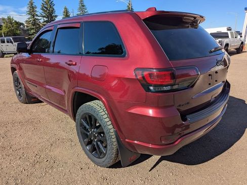 Used 2021 Jeep Grand Cherokee Laredo X AWD/4WD image 14