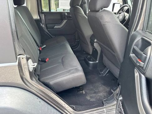Used 2017 Jeep Wrangler Unlimited Sport w/ Quick Order Package 24S AWD/4WD image 9