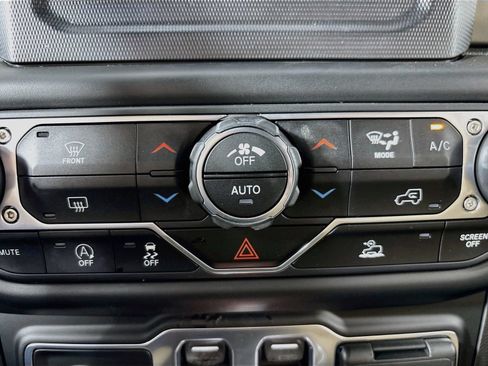 Used 2021 Jeep Wrangler Sport AWD/4WD image 15