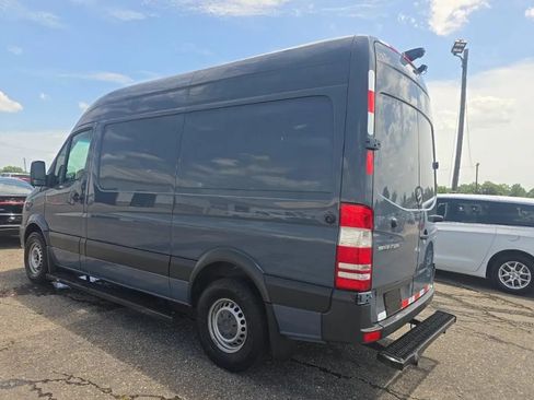 Used 2018 Mercedes-Benz Sprinter 2500 image 2