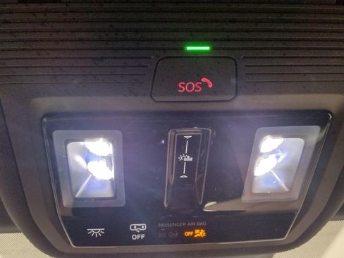 Certified 2021 Volkswagen ID.4 Pro S image 32