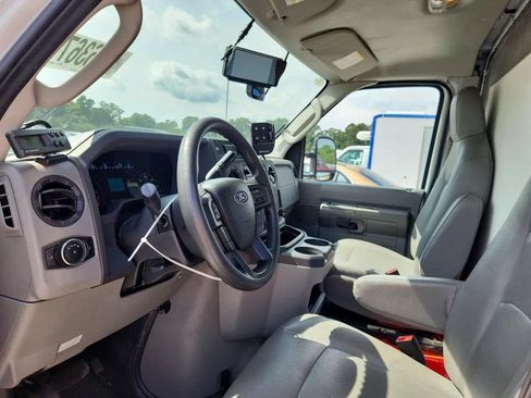 Used 2023 Ford E-350 and Econoline 350 Super Duty w/ Power Windows & Locks Group RWD image 4