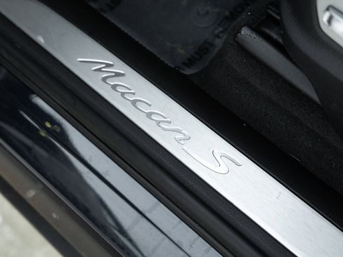 Used 2018 Porsche Macan S image 21