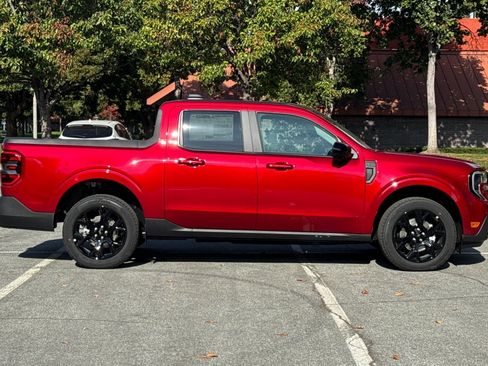 New 2025 Ford Maverick Lariat w/ Black Appearance Package image 4