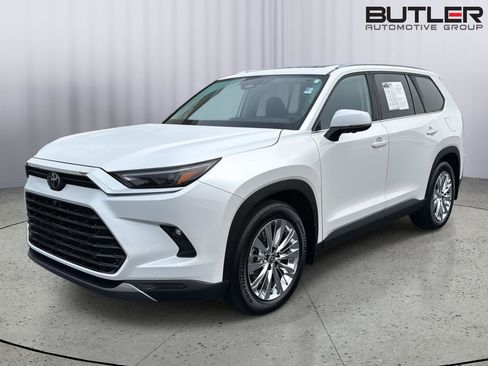 Used 2024 Toyota Grand Highlander Platinum image 1
