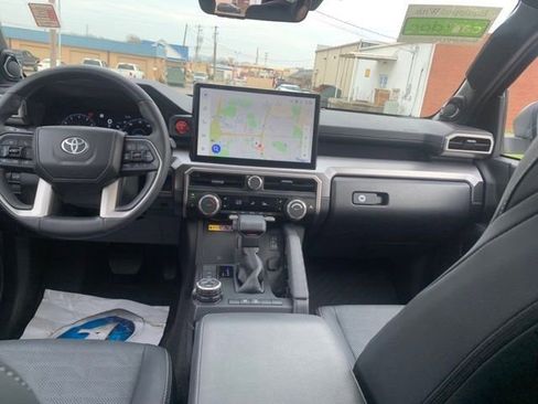 Used 2025 Toyota 4Runner 4WD image 26