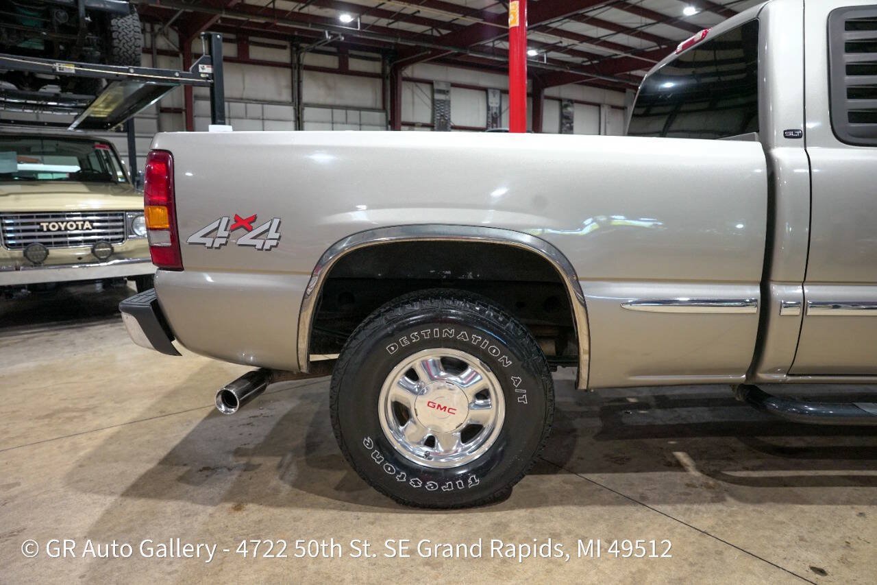 Used 2001 GMC Sierra 1500 4x4 Extended Cab w/ SLT Marketing Option Pkg image 9