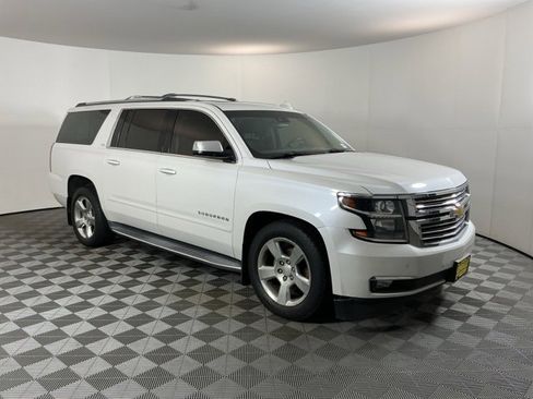 Used 2016 Chevrolet Suburban LTZ image 3