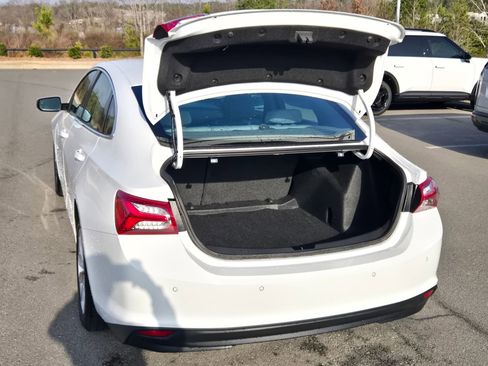 Used 2022 Chevrolet Malibu LT image 18