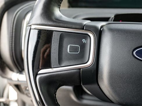 Used 2025 Ford Expedition Max Platinum AWD/4WD image 18